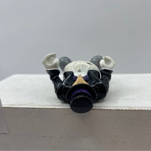 Fisher Price The Penguin Imaginext DC Comics Super Friends Action Figure 3" - Picture 6 of 7